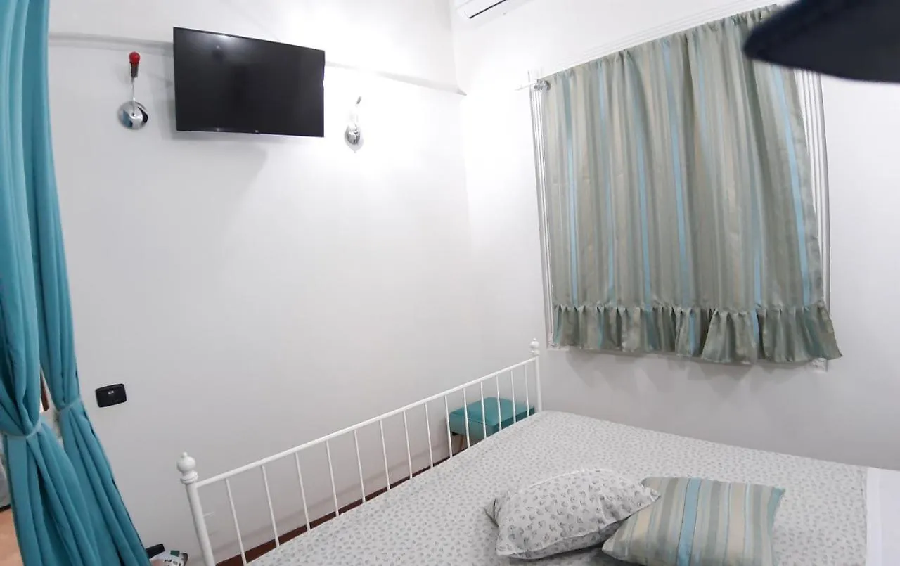 Mawi Apartment - Peaceful Apt. W/ Double Bed - 9Min Walk To Ortigia Syracuse 0*,  Italy