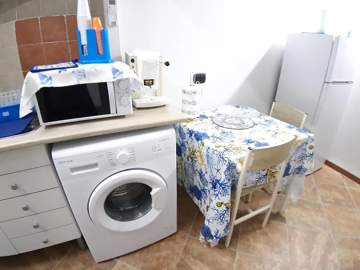 Mawi Apartment - Peaceful Apt. W/ Double Bed - 9Min Walk To Ortigia Syracuse
